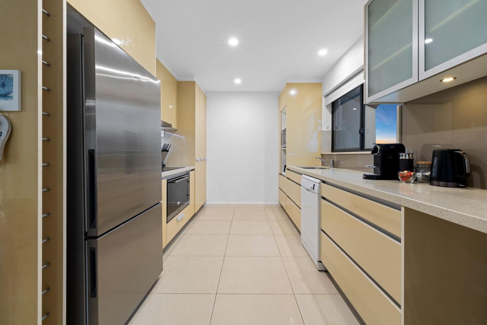 Shoreline 9 Penthouse With Ocean Views ヘイスティングス・ポイント エクステリア 写真