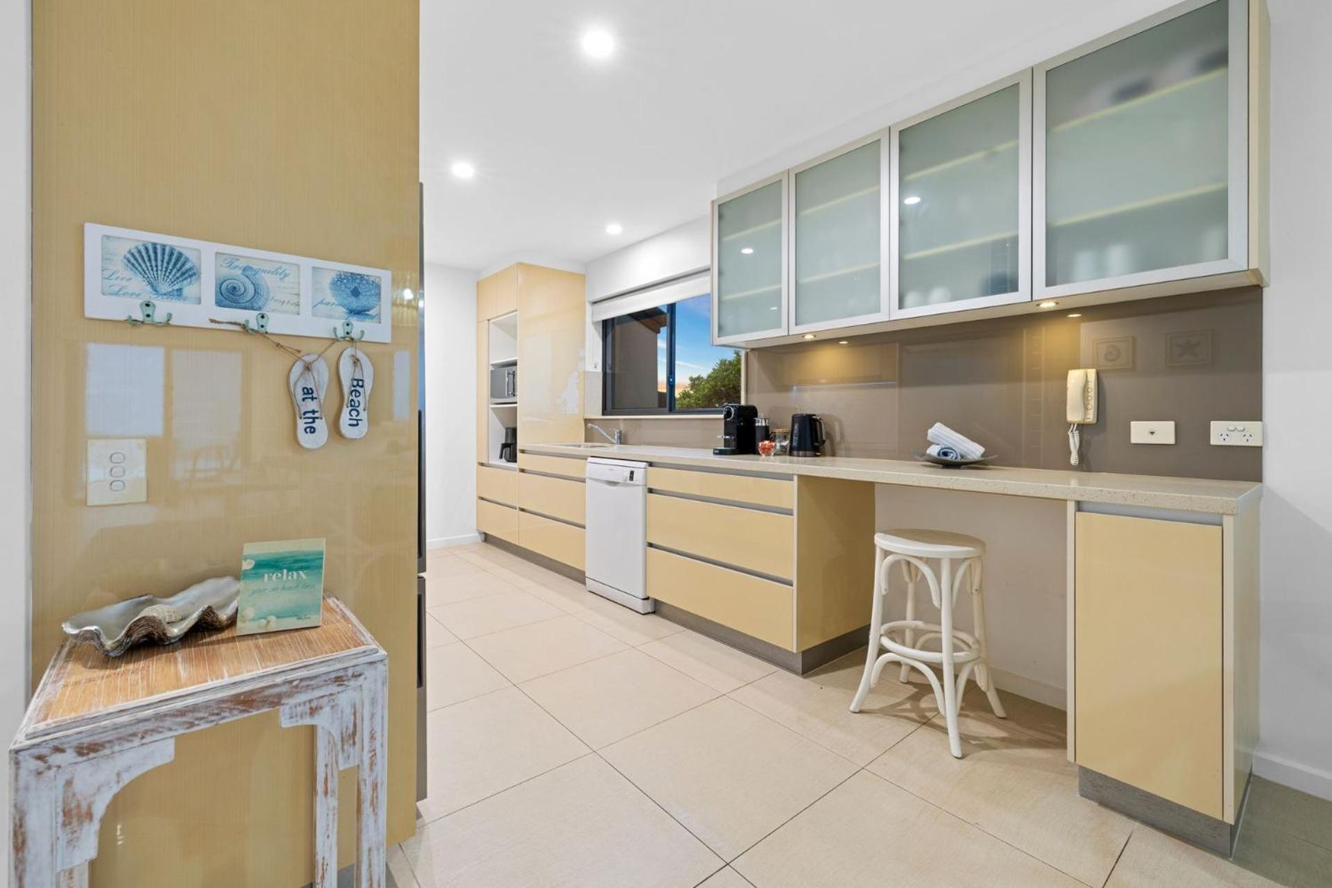 Shoreline 9 Penthouse With Ocean Views ヘイスティングス・ポイント エクステリア 写真