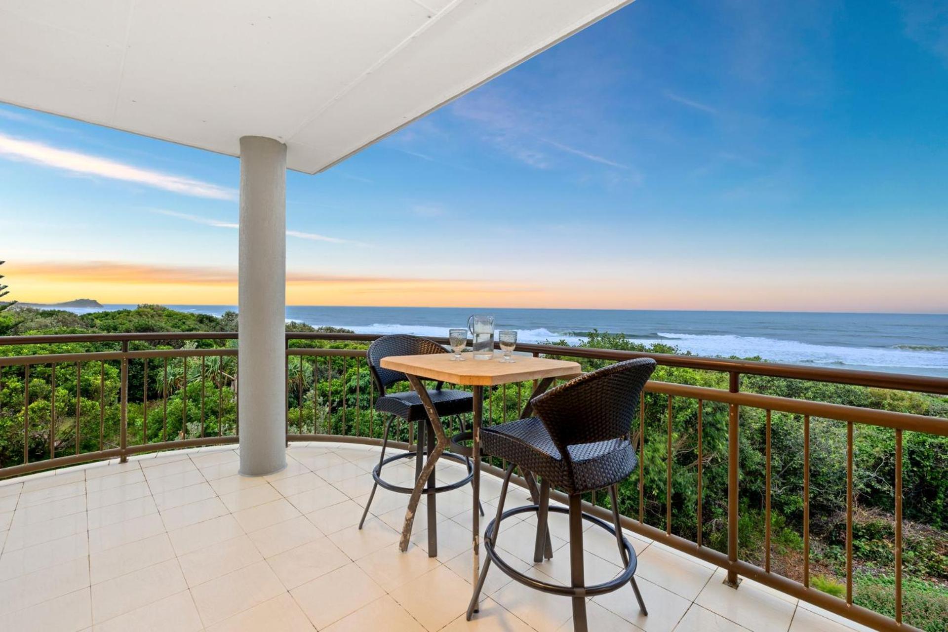 Shoreline 9 Penthouse With Ocean Views ヘイスティングス・ポイント エクステリア 写真