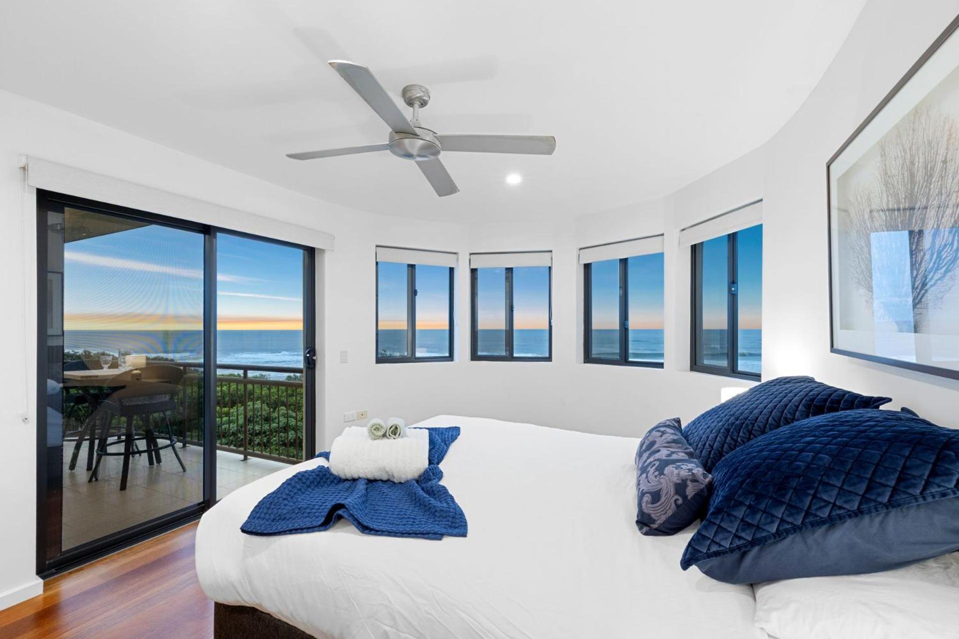 Shoreline 9 Penthouse With Ocean Views ヘイスティングス・ポイント エクステリア 写真